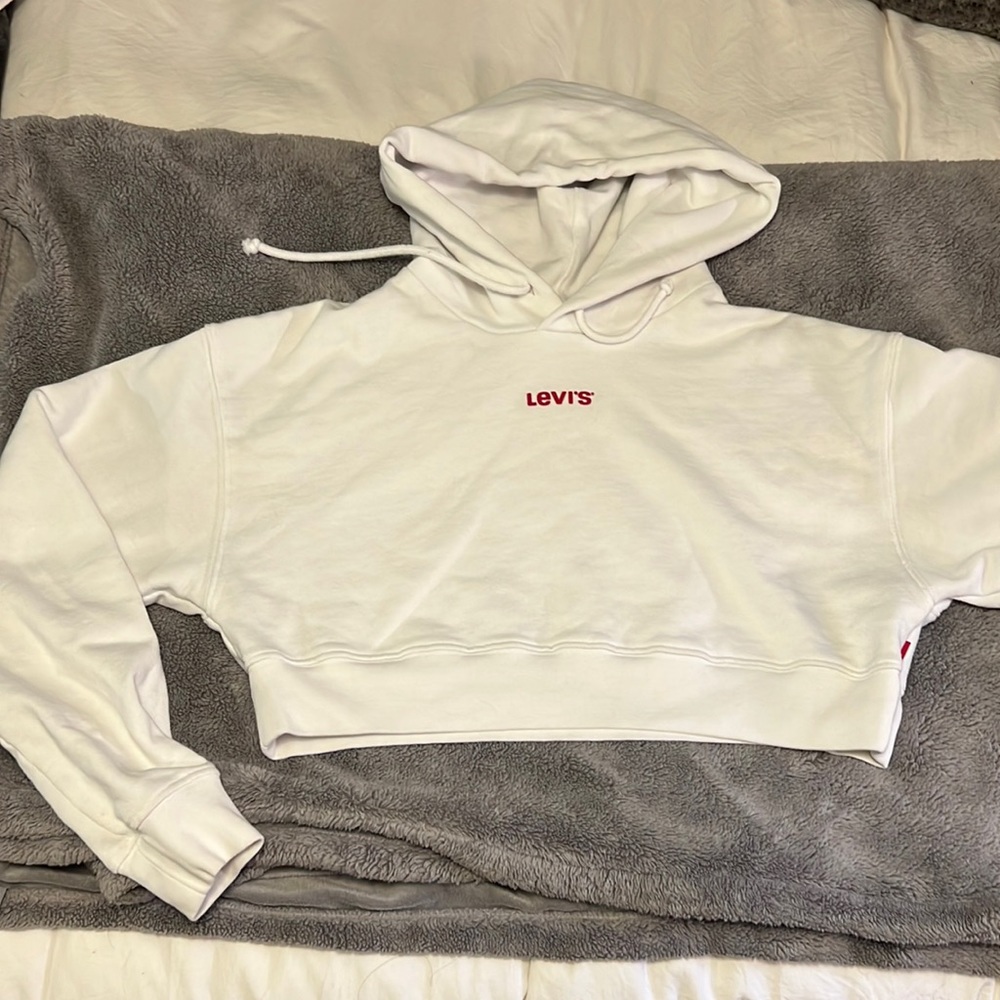 LEVI’S cropped hoodie. Size S